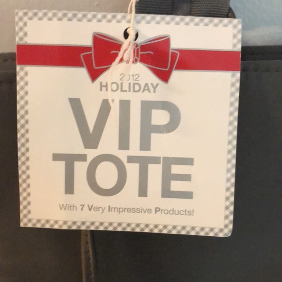 NWT Bath and Body Works VIP Grey Tote - Picture 3 of 6